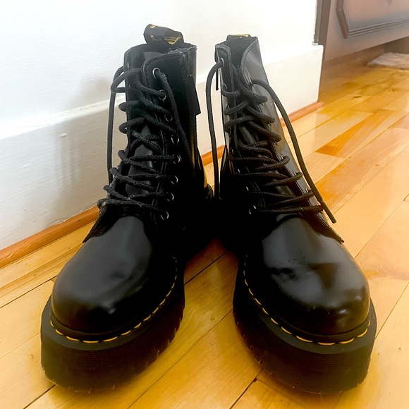 Dr. Martens - Picture 1 of 4